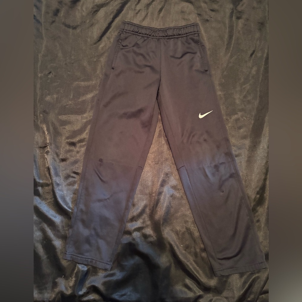 Nike Therma-Fit Black Sweatpants Youth Medium